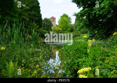 Les jardins à peu Cour Malvern Banque D'Images