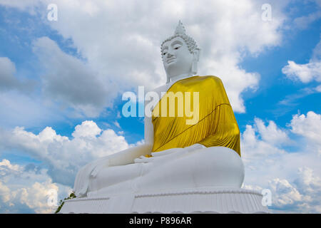 Big Buddha sur la montagne à Udonthani en Thaïlande, Big Buddha temple bouddhiste en pierre en Thaïlande. Banque D'Images
