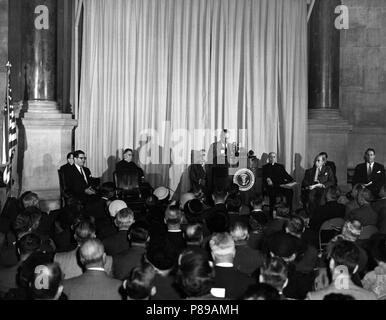 Photographie du président Harry S Truman La prestation de l'adresse principale à la cérémonie de dévoilement 1213 1952 Banque D'Images