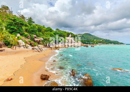 Belle plage sur l'île de Koh Samui en Thaïlande. Banque D'Images