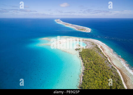 Vue aérienne de l'atoll de Tahanea entrée privée, Polynésie Française Banque D'Images