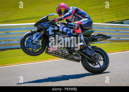 La montagne de saut à Cadwell Park Banque D'Images