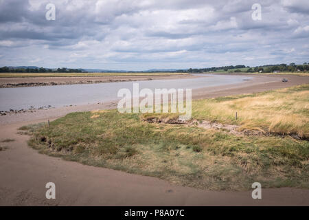 Vue de la rivière Nith prises sur le port en Glencaple, en Écosse. La photo montre la marée basse pendant le temps sec de juillet 2018 Banque D'Images