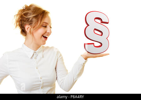 Jeune femme riait avec un gros paragraphe signe sur sa main comme un concept de la loi Banque D'Images