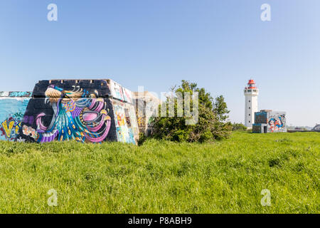 La phare et son Hevre bumkers abandonnés Banque D'Images