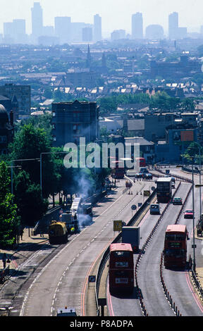 Une faible qualité de l'air sur le centre de Londres, vu de Highgate, Londres, Angleterre, RU, FR. Banque D'Images