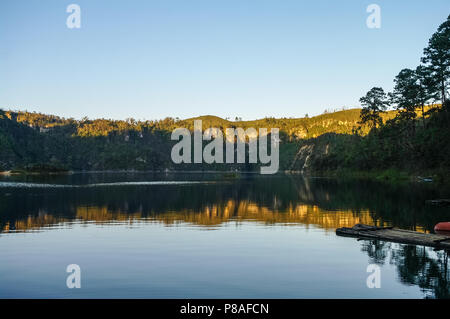 'Lacs et lagunes' Lagunas de Montebello, au Chiapas. Le Mexique Banque D'Images