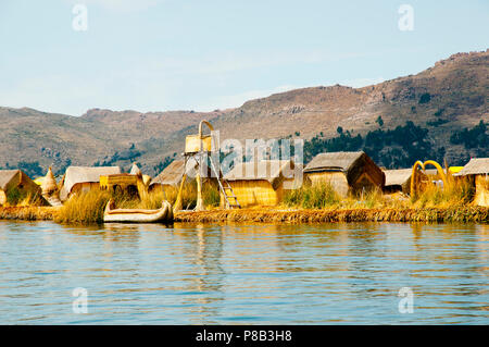 Les îles Uros - Lac Titicaca - Pérou Banque D'Images