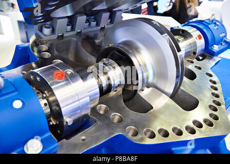 Principal de la pompe à huile pour la production à l'exposition dans une section Banque D'Images