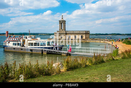 Rutland Belle ferry boat à Normanton Église, Oakham, Rutland Water Banque D'Images