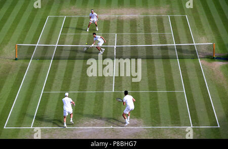 Robert Lindstedt et Robin Haase lors des doubles du huitième jour des championnats de Wimbledon au All England Lawn tennis and Croquet Club, Wimbledon. APPUYEZ SUR ASSOCIATION photo. Date de la photo: Mardi 10 juillet 2018. Voir PA Story TENNIS Wimbledon. Le crédit photo devrait être le suivant : Nigel French/PA Wire. Banque D'Images