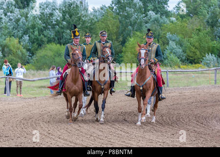 Les hussards hongrois traditionnel dans un festival dans un petit village Vonyarcvashegy. 21. 08. Hongrie 2016 Banque D'Images