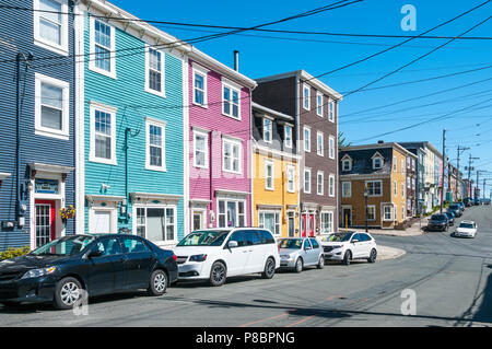 Jellybean rangée ou de maisons colorées sur Gower Street, St John's, Terre-Neuve Banque D'Images