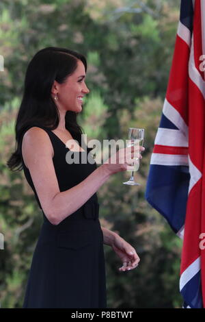 La Duchesse de Sussex participe à une fête d'été à la résidence de l'ambassadeur britannique à Glencairn House, lors d'une visite à Dublin, Irlande avec son mari le duc de Sussex. Banque D'Images