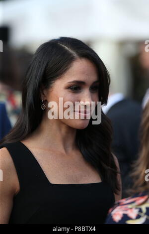 La Duchesse de Sussex participe à une fête d'été à la résidence de l'ambassadeur britannique à Glencairn House, lors d'une visite à Dublin, Irlande avec son mari le duc de Sussex. Banque D'Images