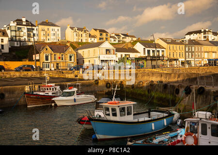 Royaume-uni, Irlande du Nord, Co Londonderry, Portstewart Harbour au coucher du soleil Banque D'Images