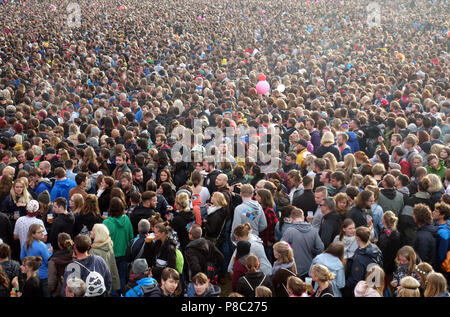 Berlin, Allemagne, foule à Berlin 18/12/06 2017 à l'hippodrome de Hoppegarten Banque D'Images