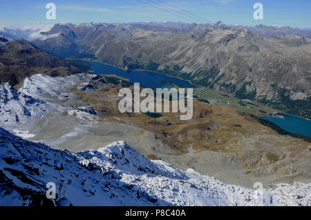 Vue panoramique sur la montagne et de l'apogée du Piz Corvatsch dans les Alpes suisses à Silvaplana Banque D'Images