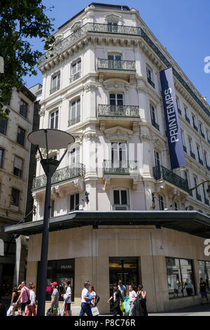 Le printemps ministère shop, République streete, Lyon, France Banque D'Images