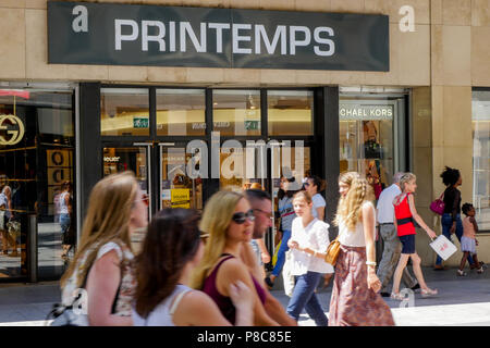 Le printemps ministère shop, République streete, Lyon, France Banque D'Images