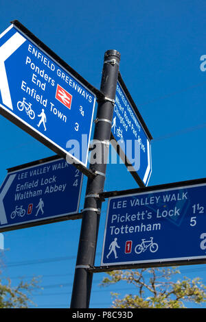 Informations touristiques sur signe sur l'Lee Valley walk London UK Banque D'Images