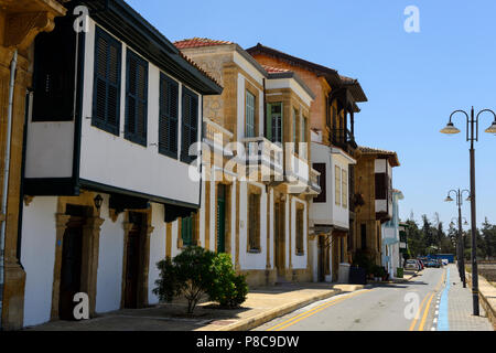 Maisons traditionnelles rénovées dans le district de Arabahmet nord de Nicosie (Lefkosa), République turque de Chypre du Nord Banque D'Images