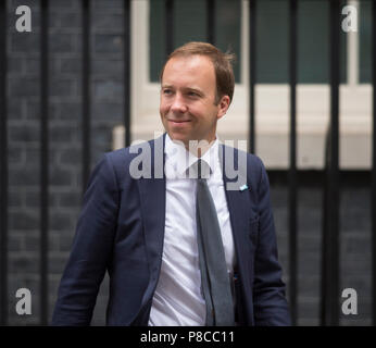 Downing Street, London, UK. 10 juillet 2018. Matt Hancock, récemment nommé secrétaire d'État à la santé et des soins sociaux quitte Downing Street portant l'insigne du NHS après réunion hebdomadaire du cabinet à la suite d'un remaniement majeur après David Davis et Boris Johnson démissionne du PM Brexit stratégie. Credit : Malcolm Park/Alamy Live News. Banque D'Images