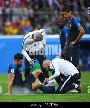 Saint-pétersbourg, Russie. 10 juillet, 2018. Olivier Giroud (France) blessés au sol GES/football/Coupe du Monde 2018 Russie : Demi-finales : France - Belgique, 10.07.2018/GES/soccer/football Worldcup 2018 Russie : demi-finale : la France contre la Belgique, Saint-Pétersbourg, 10 juillet, 2018 | dans le monde entier : dpa Crédit/Alamy Live News Banque D'Images