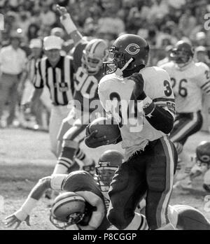 San Francisco, Californie, USA. 6 janvier, 1985. San Francisco 49ers vs Chicago Bears à Candlestick Park Dimanche, Janvier 6, 1985. 49ers a battu 23-0 Ours Championnat de conférence. Running Back Chicago Bears Walter Payton Crédit : Al Golub/ZUMA/Alamy Fil Live News Banque D'Images