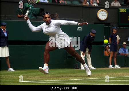 Londres, Angleterre - le 10 juillet 2018. Tennis de Wimbledon : Serena Williams en route pour vaincre l'Italie Camila Georgi pour passer à la demi-finale à Wimbledon aujourd'hui. Banque D'Images