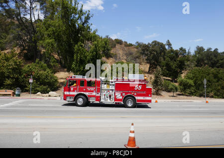 LOS ANGELES, CA - le 10 juillet : une vue générale de l'atmosphère d'un feu de broussailles Griffith Park le 10 juillet 2018 à Los Angeles, Californie. Photo de Barry King/Alamy Live News Banque D'Images