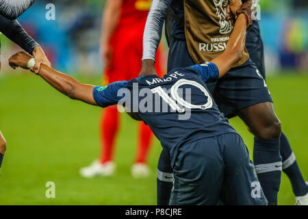 Saint-pétersbourg, Russie. 10 juillet 2018. Kylian Mbappe de France célèbre au cours de qualification match contre Belgique valable pour la demi-finale de la Coupe du Monde de la Russie à Saint-Pétersbourg le stade dans la ville de Saint-Pétersbourg en Russie, le mardi 10 (Photo : William Volcov / Brésil Photo Presse) Credit : Brésil Photo Presse/Alamy Live News Banque D'Images