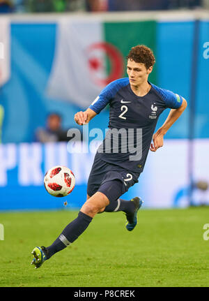 Belgique - France, football, Saint Petersburg, le 10 juillet 2018 Benjamin PAVARD, FRA 2 disques, contrôle la balle, action, full-size, Simple action avec la bille, corps plein, figure d'ensemble, plans, découpe, traitement unique balle, pick-up, coupe, coupe, BELGIQUE - FRANCE 0-1 FIFA World Cup 2018, demi-finale, la Russie, la saison 2018/2019, 10 juillet 2018 à Saint-Pétersbourg, en Russie. © Peter Schatz / Alamy Live News Banque D'Images