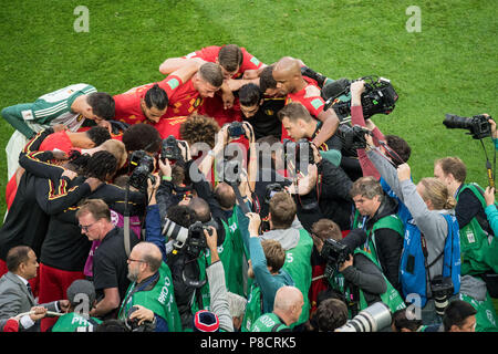 Saint-pétersbourg, Russie. 11 juillet, 2018. Alors que le joueurs belges jurer qu'ils sont assiégés par les photographes, presse, médias, photocall, jurant, France (FRA) - Belgique (BEL) 1 : 0, demi-finales, match 61, le 10.07.2018 à Saint-Pétersbourg ; Coupe du Monde de Football 2018 en Russie à partir de la 14.06. - 15.07.2018. © | Conditions de crédit dans le monde entier : dpa/Alamy Live News Banque D'Images