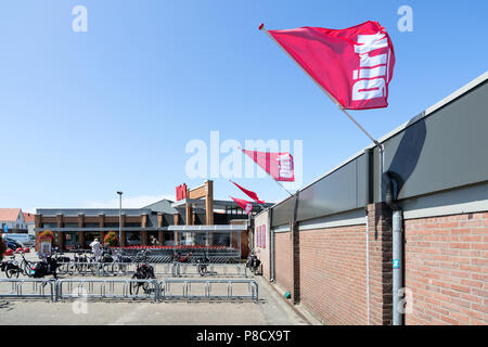 Dirk supermarché de Katwijk. Dirk van den Broek est une société de vente au détail néerlandais et un membre de Superunie, un organisme d'achat pour les supermarchés. Banque D'Images