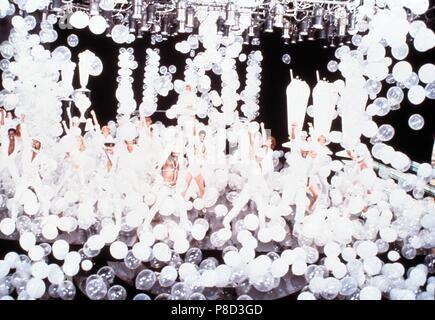 Can't Stop the Music (1982), les gens du village Date : 1980 Banque D'Images