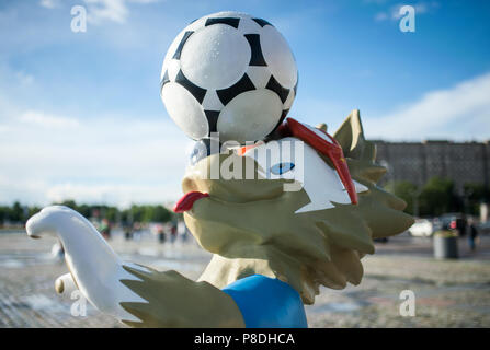 Moscou, Russie - juin, 22, 2017 La mascotte officielle de la Coupe du Monde de la FIFA 2018 et la Coupe des Confédérations 2017 Zabivaka sur colline Poklonnaya wolf Banque D'Images