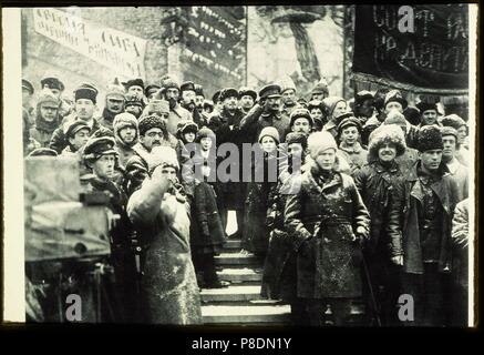 Vladimir Lénine et Léon Trotsky sur la Place Rouge Le 7 novembre 1919. Musée : l'État russe et Film Photo Archive, Moscow. Banque D'Images