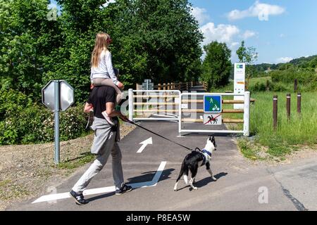 EXCURSION DANS LA SUISSE NORMANDE CLECY,, FRANCE Banque D'Images