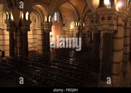 La partie inférieure de la basilique du Sanctuaire de Notre-Dame de Fourvière à Lyon, France Banque D'Images