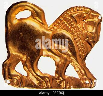 Plaque d'or sous la forme d'un lion. Musée : Musée d'art oriental de l'État de Moscou. Banque D'Images