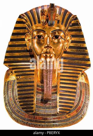 Masque de la momie de Toutankhamon à partir de la tombe de Toutankhamon. Musée : le Musée égyptien, Le Caire. Banque D'Images