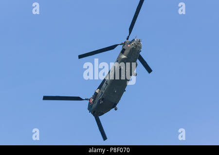 L'hélicoptère de transport militaire Boeing Chinook de la Royal Air Force qui l'utilisent pour fournir le soutien de bataille Banque D'Images