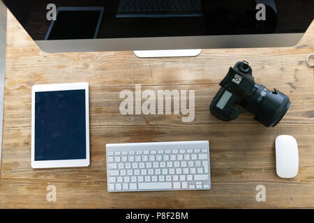 Photo de bureau bureau moderne avec des périphériques Banque D'Images