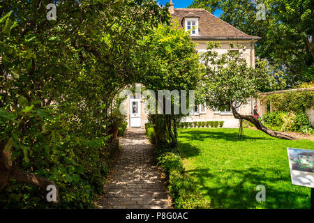 Les Jardins de Renoir sont dédié à Auguste Renoir entourent le musée de Montmartre. C'est là que Renoir a peint le Bal du Moulin de la Galette Banque D'Images