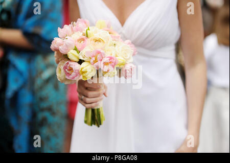 Mariée est maintenant un beau bouquet de mariage Banque D'Images