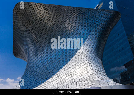 Extérieur de l'édifice du Musée, Art Soumaya Plaza Carso, Nuevo Polanco, Mexico City Banque D'Images