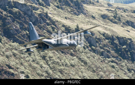 Un avion Hercules C-130 en passant par la boucle de Mach en juillet 2018 Banque D'Images