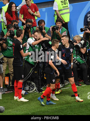 Moscou, Russie. 11 juillet, 2018. Moscou, Russie. 11 juillet, 2018. Mario Mandzukic (Croatie) hits et gardien de la Jordanie Pickford (Angleterre) 2-1 et s'exécute à l'goaljubel les photographes de Reuters - Ivan Rakitic le GES/football/Coupe du Monde 2018 Russie : demi-finale : Croatie - Angleterre, 11.07.2018/GES/soccer/football Worldcup 2018 Russie : demi-finale : la Croatie contre l'Angleterre, Moscou, le 11 juillet 2018 | Le monde d'utilisation : dpa Crédit photo alliance/Alamy Live News Crédit : afp photo alliance/Alamy Live News Banque D'Images