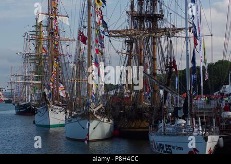 Sunderland, Angleterre, 11 juillet 2018. De grands navires, y compris, le général royaliste TS et Shtandert Zaruski amarré à Sunderland quais pour le début de la Tall Ships Races 2018. Crédit : Colin Edwards/Alamy Live News. Banque D'Images